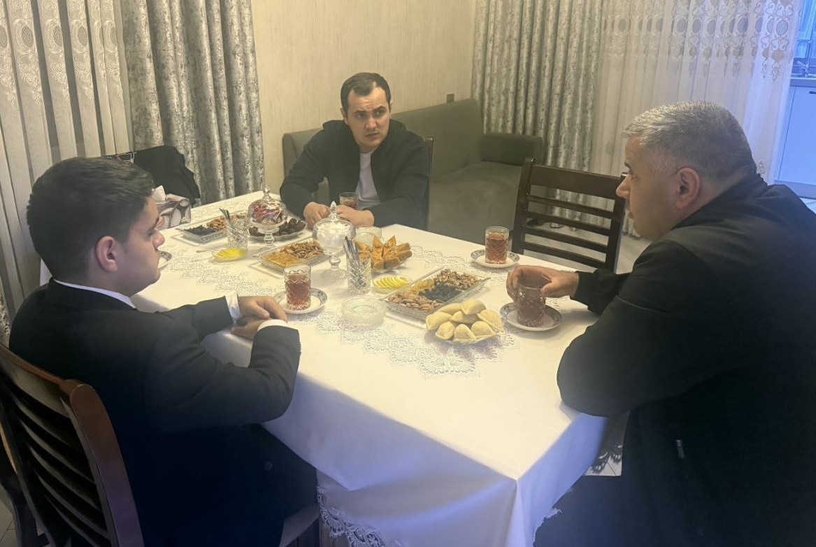 YAP Nizami rayon təşkilatının könüllüləri şəhid ailələrini ziyarət ediblər - FOTOLAR